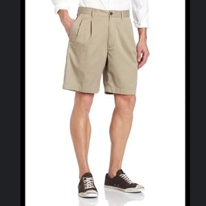 Savane Men’s Tan Cargo Shorts Size 42